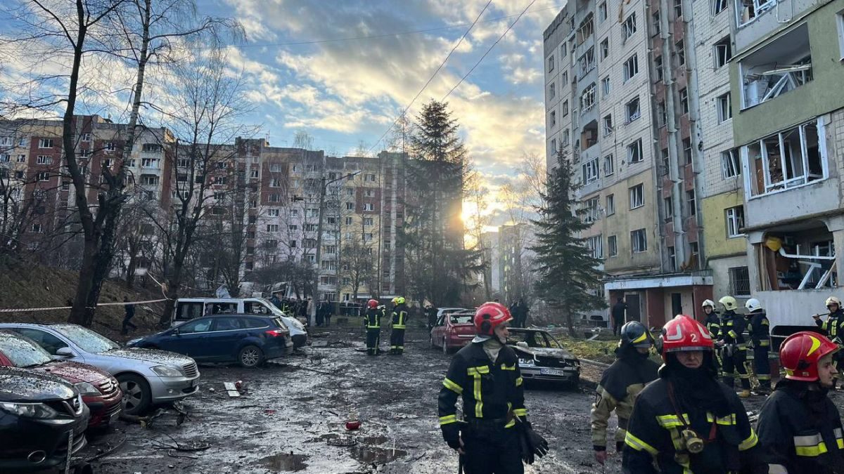 На територію Польщі з України “прилетіло”: Дуда терміново скликав РНБО 