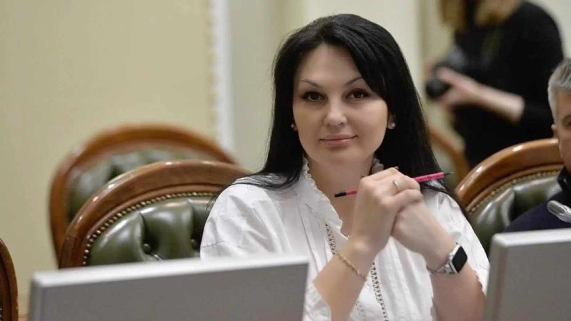 Пропонувала послуги чоловікам: що відомо про скандального депутата