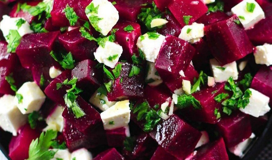 Съедят за минуту: салат из свеклы на каждый день и на праздник ➤ Prozoro.net.ua