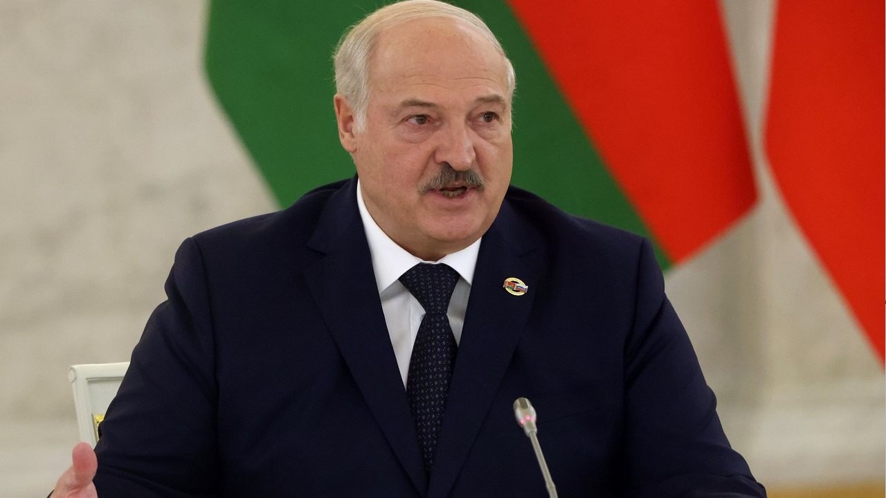 Лукашенко потребовал от Украины начать переговоры в Путиным