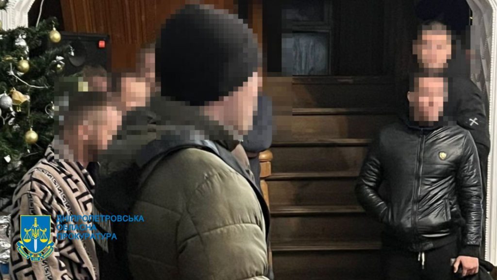 У Дніпрі в трудовому рабстві утримували 50 людей 3 У Дніпрі в трудовому рабстві утримували 50 людей