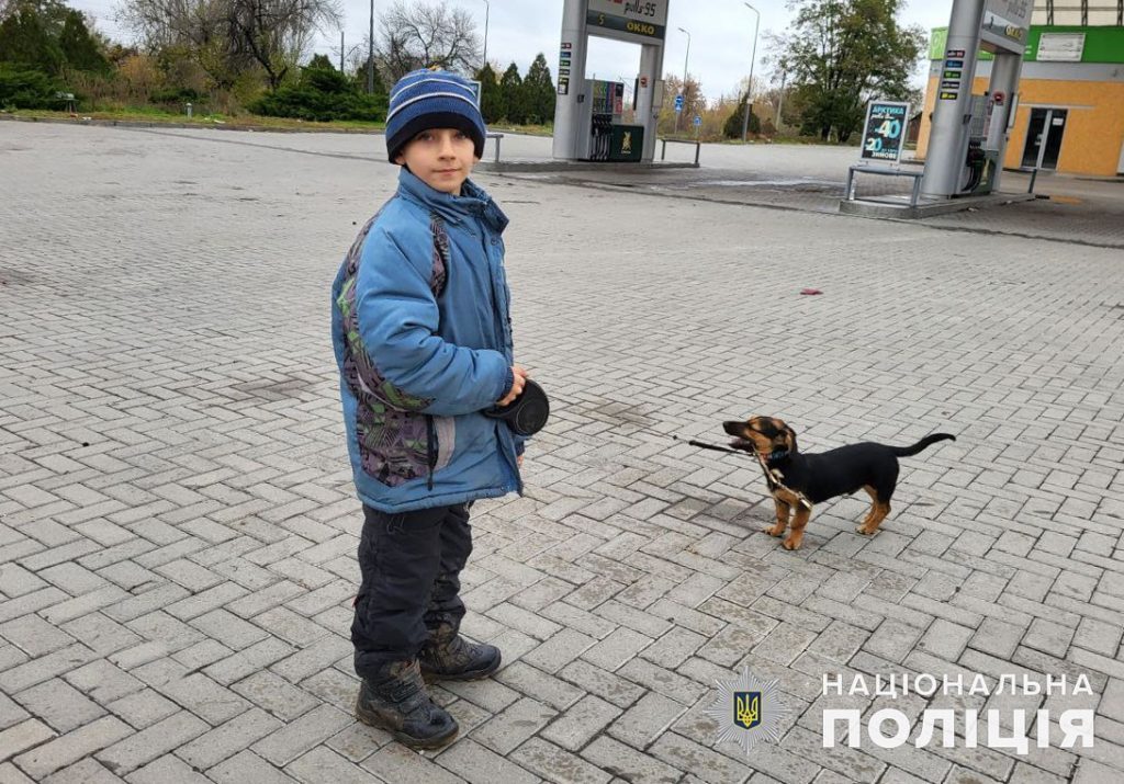 9-річний хлопчик з Бахмута став свідком загибелі матері й батька: фото 4 9-річний хлопчик з Бахмута став свідком загибелі матері й батька: фото