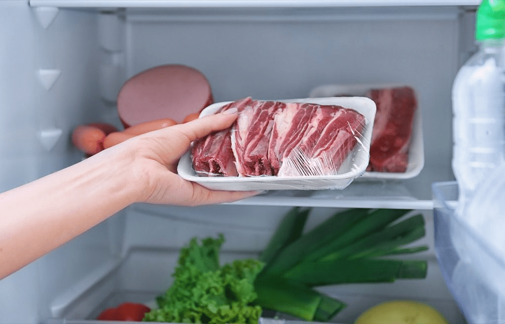 Як швидко розморозити м’ясо без використання мікрохвильовки
