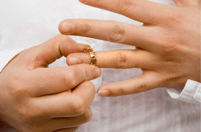 Принизив просто на святі: жінка подала на розлучення через 48 годин після весілля ➤ Prozoro.net.ua