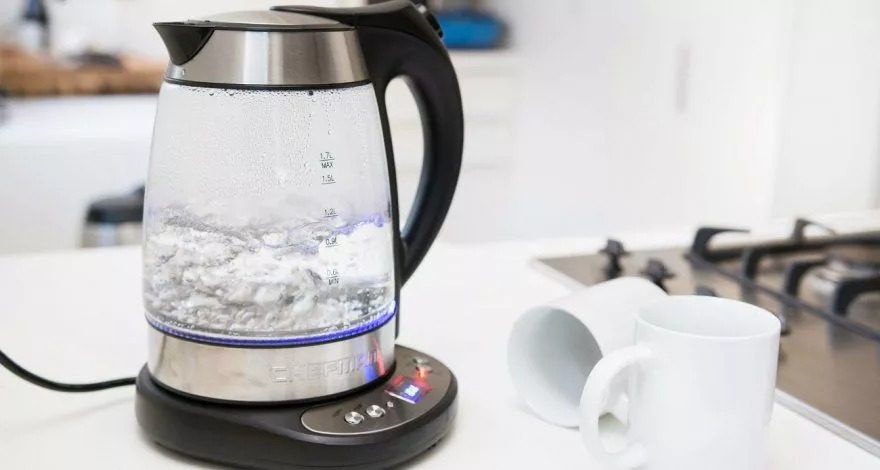 У жодному разі не пийте таку воду: українців попередили