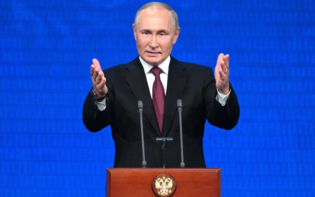 Під час звернення Путіна російські чиновники поснули: фото