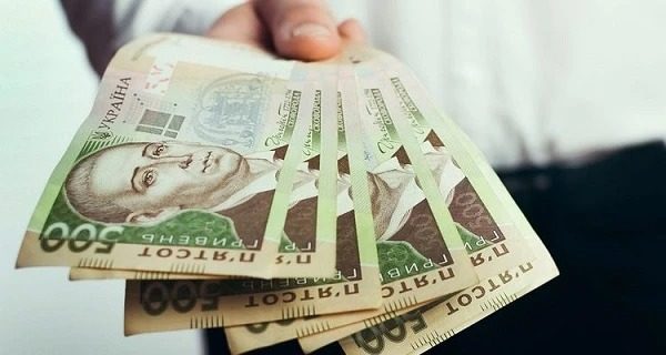 Доплата за сверхнормативный стаж: кто и сколько получит в 2024