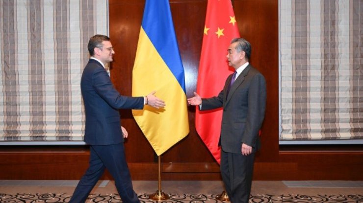 Китай не «останется в стороне»: Ван И высказался о войне в Украине