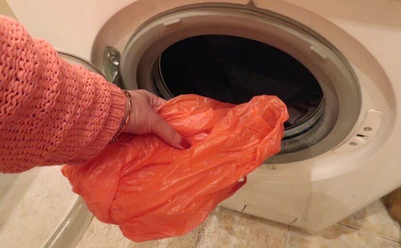 Навіщо класти пакет у пральну машину: бабусин метод ➤ Prozoro.net.ua