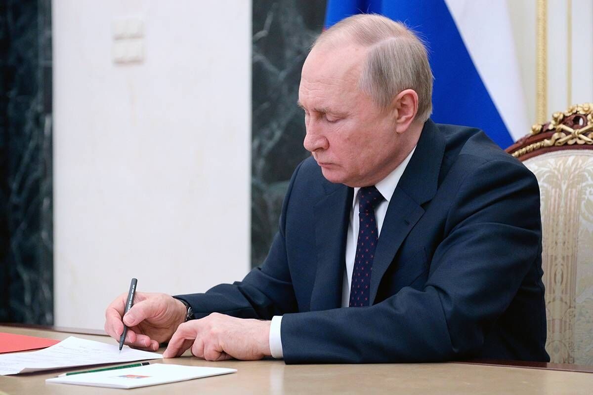 Путин подписал указ с упоминанием пяти регионов Украины