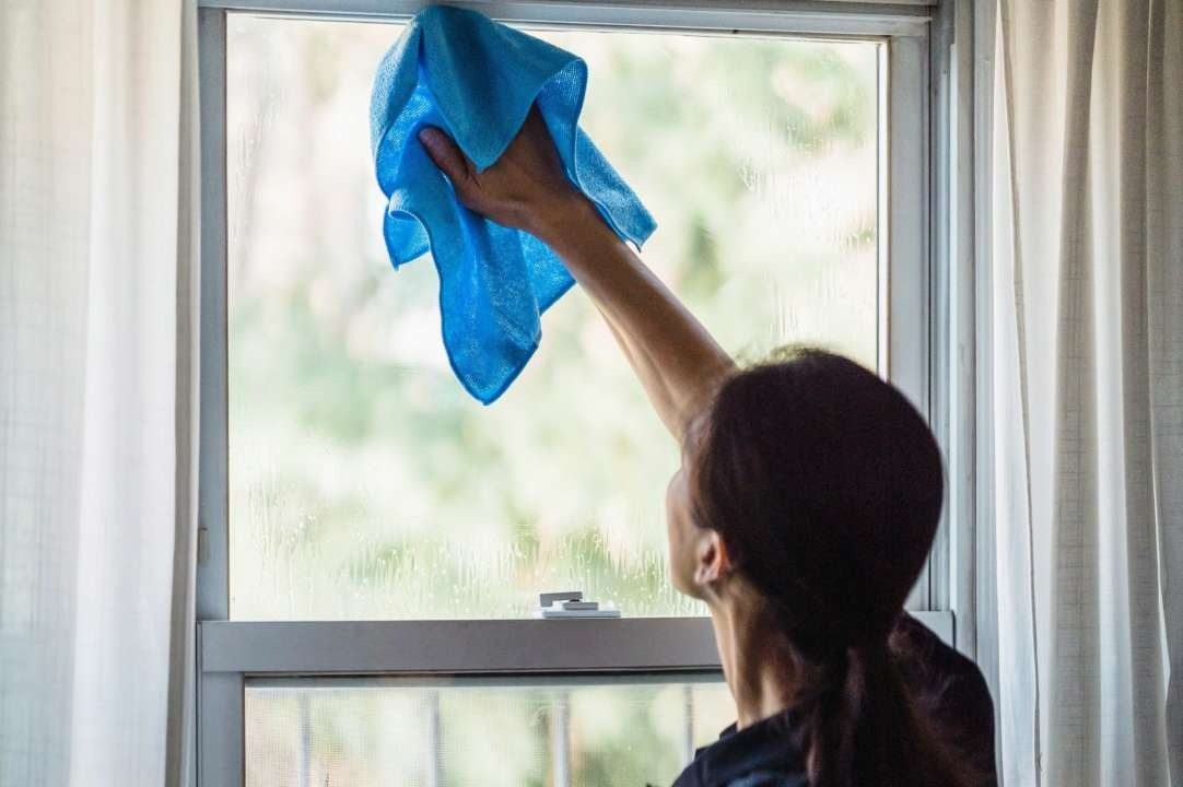 На рік забудете про миття вікон: який засіб додати у воду ➤ Prozoro.net.ua