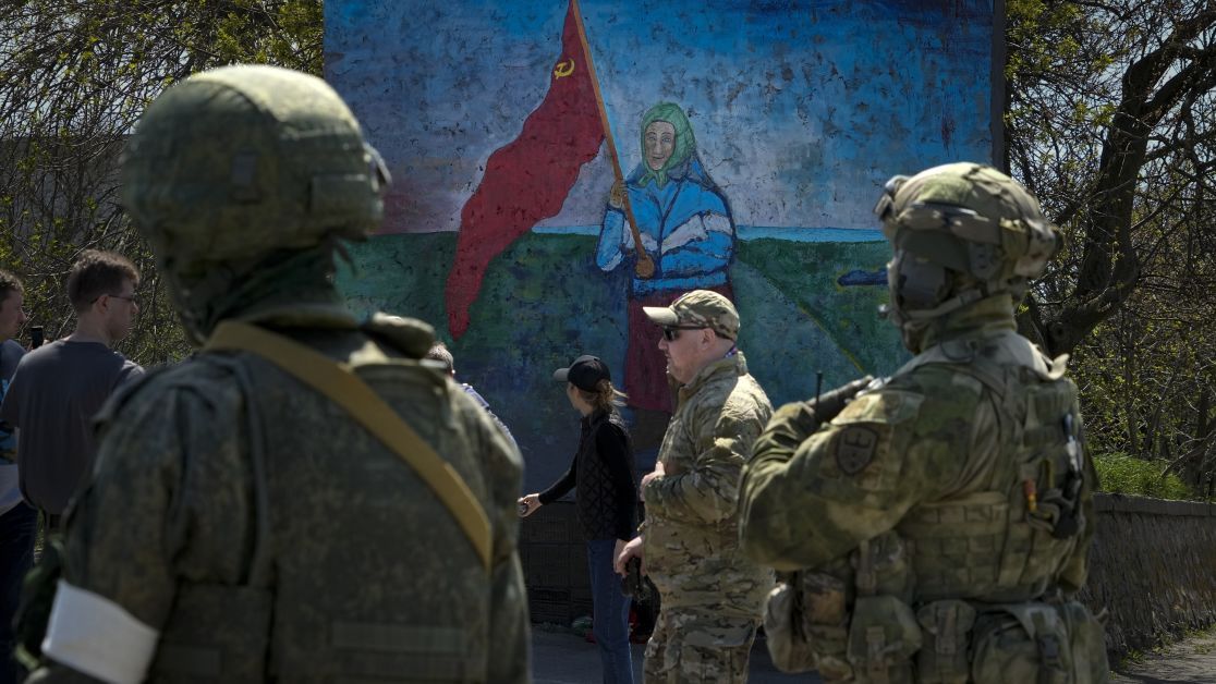 Оккупанты предлагают украинцам за деньги свидетельствовать против Украины
