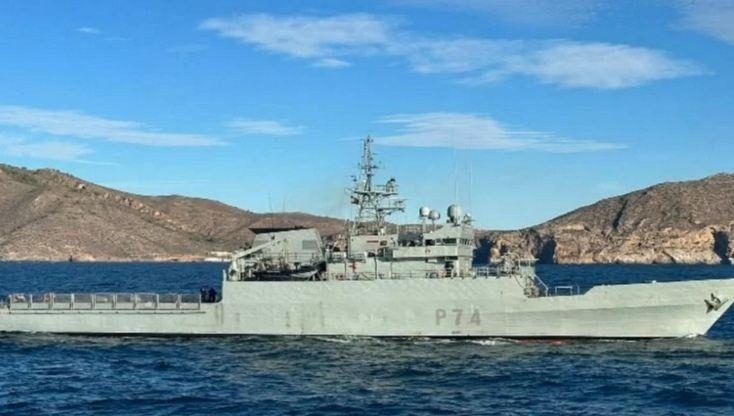 В водах Испании “потерялись” десантные корабли РФ, – Минобороны