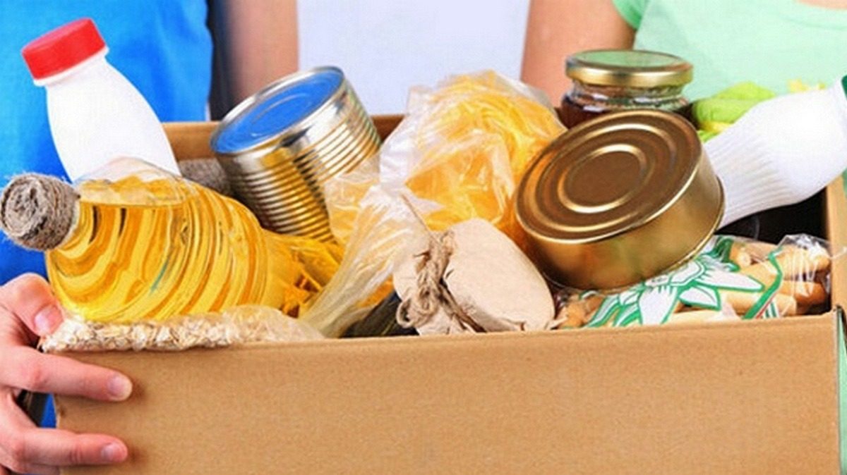 Украинцам раздадут семейные наборы продуктов: кто может получить