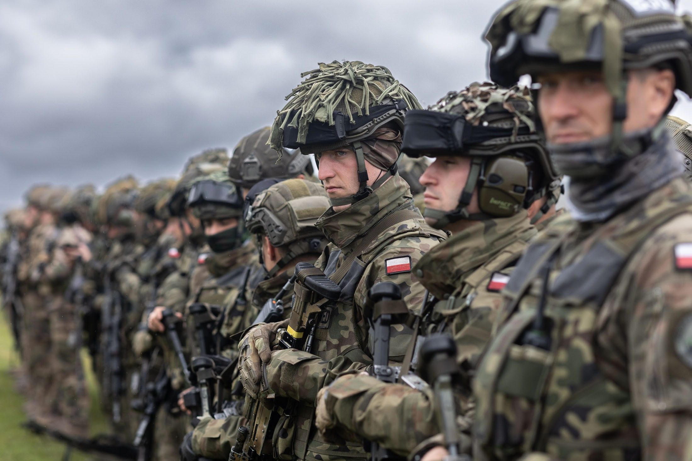 У Польщі зростає популярність відправлення військ в Україну
