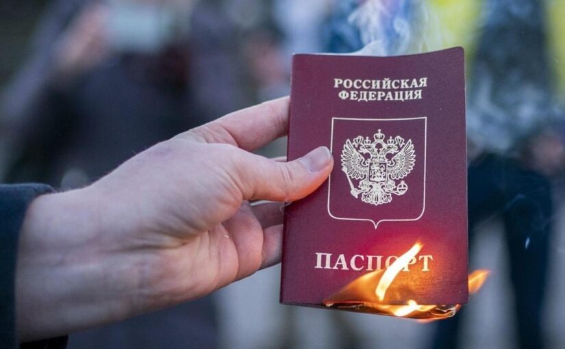 Відома співачка спалила російський паспорт (відео) ➤ Prozoro.net.ua