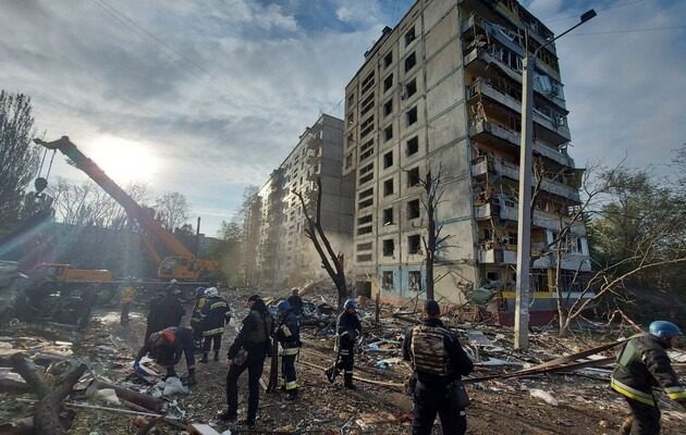 Атака Запорожья: ракета попала в троллейбус с людьми