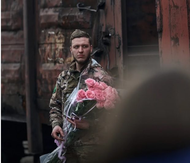 Історія військового з квітами завершилася щасливо: подробиці  ➤ Prozoro.net.ua