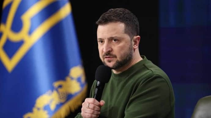 РФ готує ІПСО для підриву легітимності Зеленського, – Bloomberg