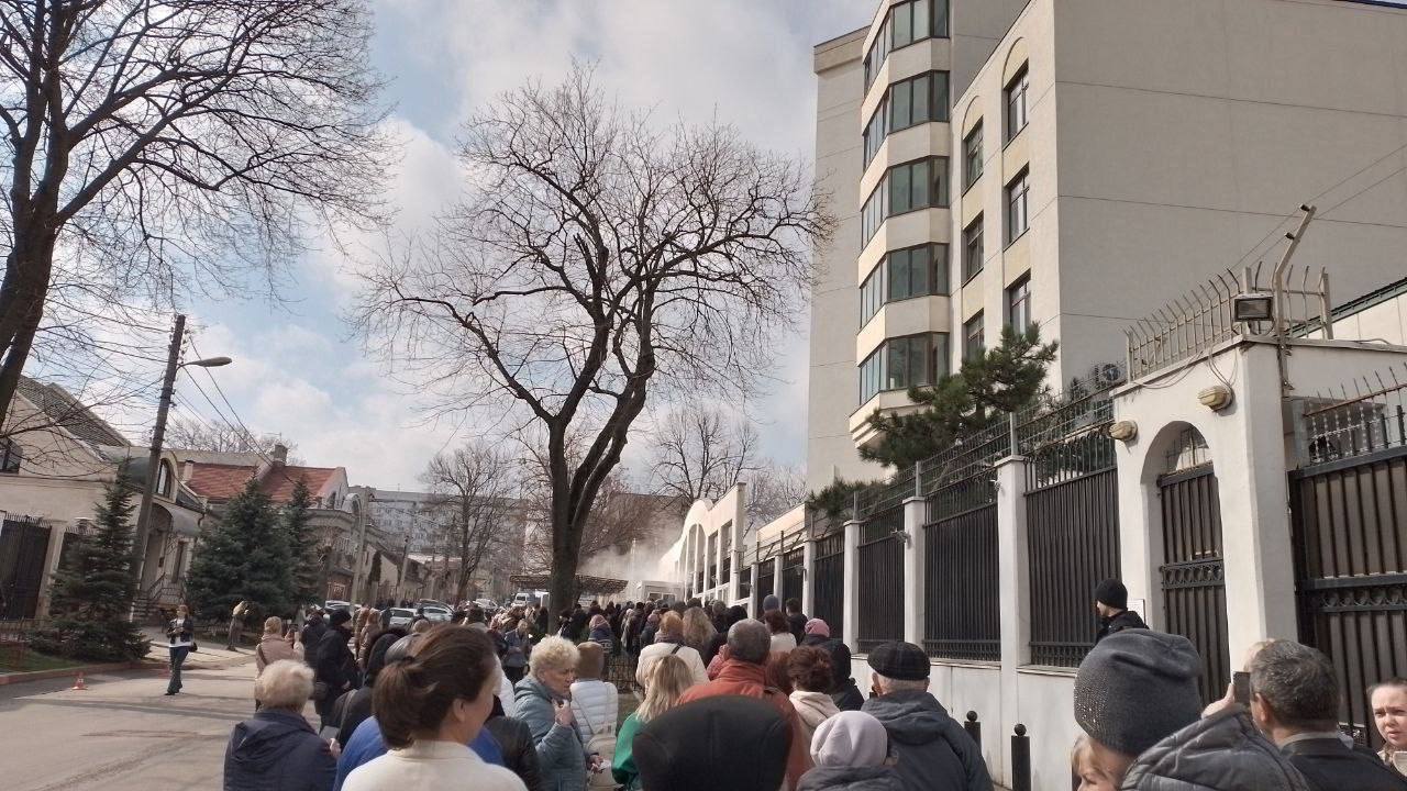 У Молдові російське посольство атакували коктейлями Молотова