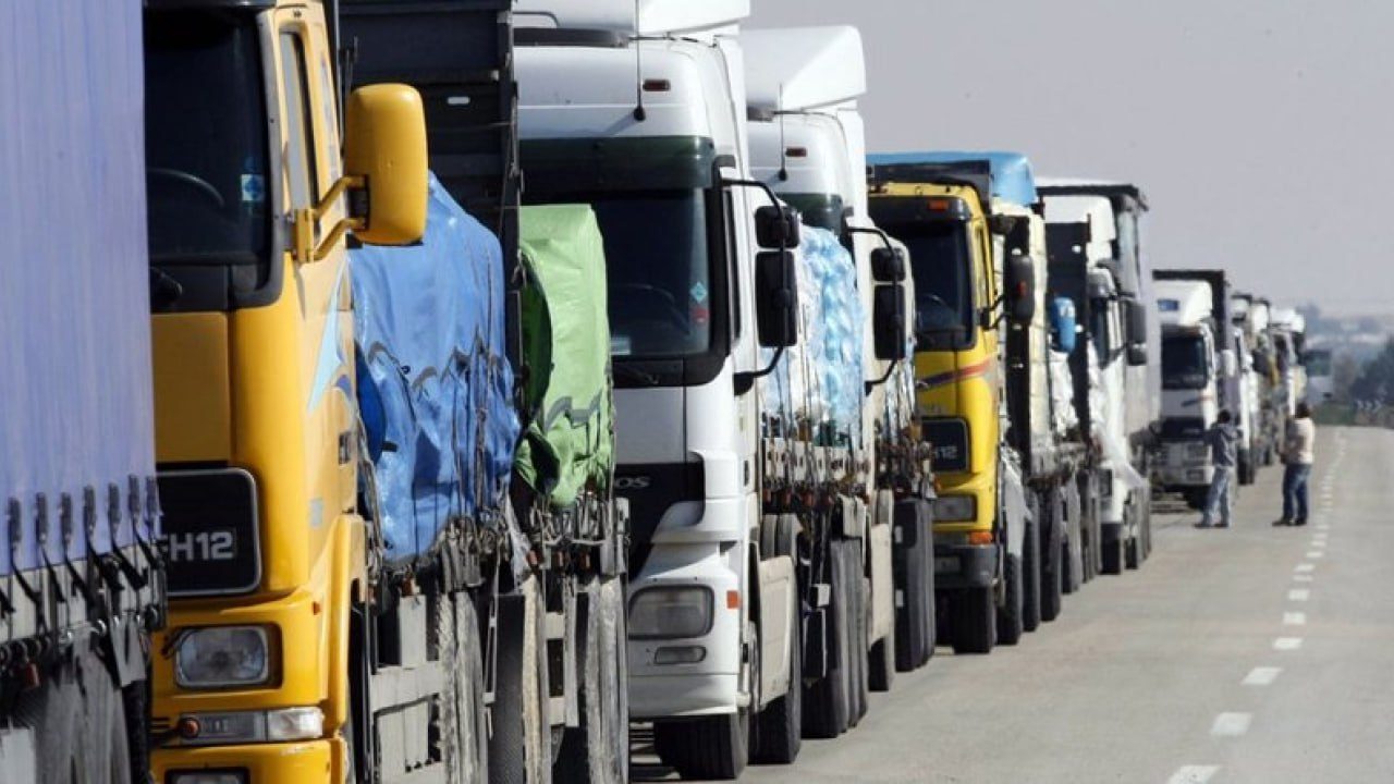 Польские протестующие и полиция останавливают пассажирские автобусы из Украины