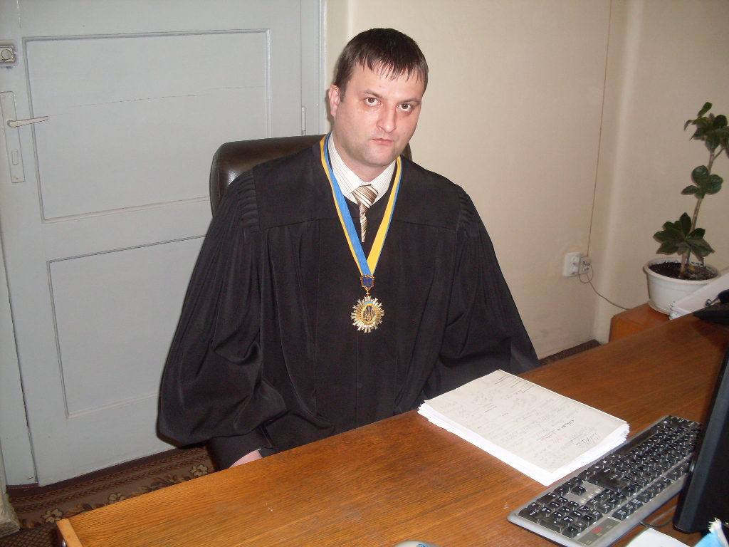 Судью, выпустившего на свободу убийцу школьника, поймали пьяным за рулем ➤ Prozoro.net.ua
