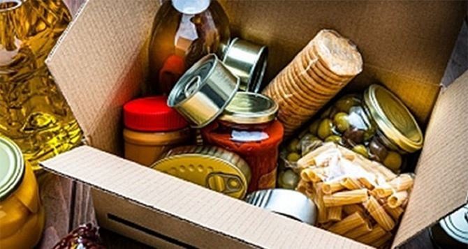 Украинцам раздадут семейные наборы продуктов: кто может получить
