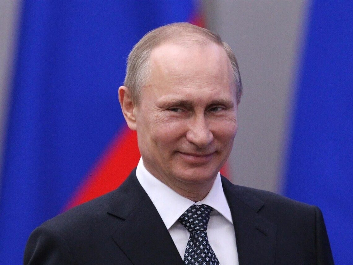 Путину придумали биографию: россиянам показали генеалогическое древо диктатора