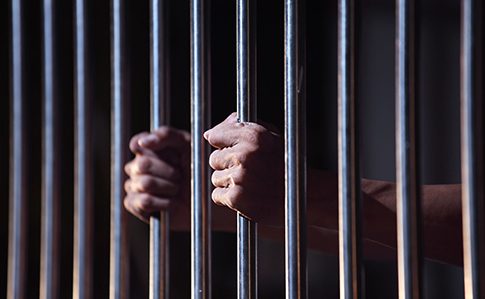 В Киеве агент ФСБ шпионил за зданиями СБУ и ВСУ, пока продавал еду