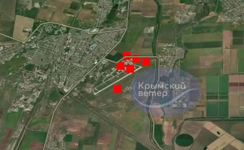 Потужні вибухи у Криму, небо стало червоним від пожежі