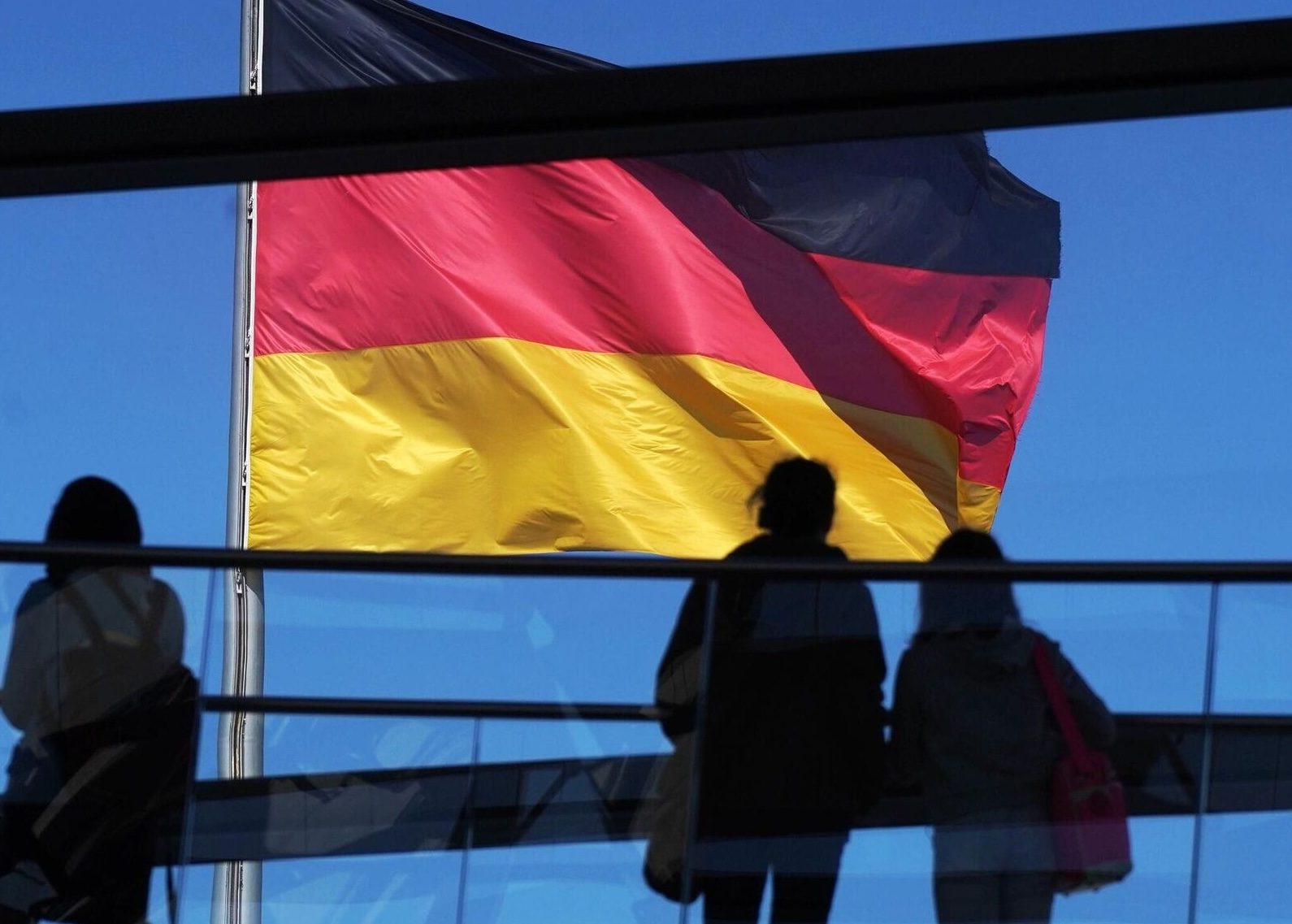 Українських біженців у Німеччині закликали виїхати до Польщі