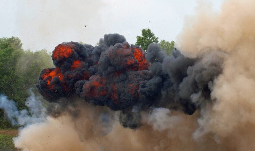 Подробиці вибуху у Миколаєві: що сталося з рятувальниками
