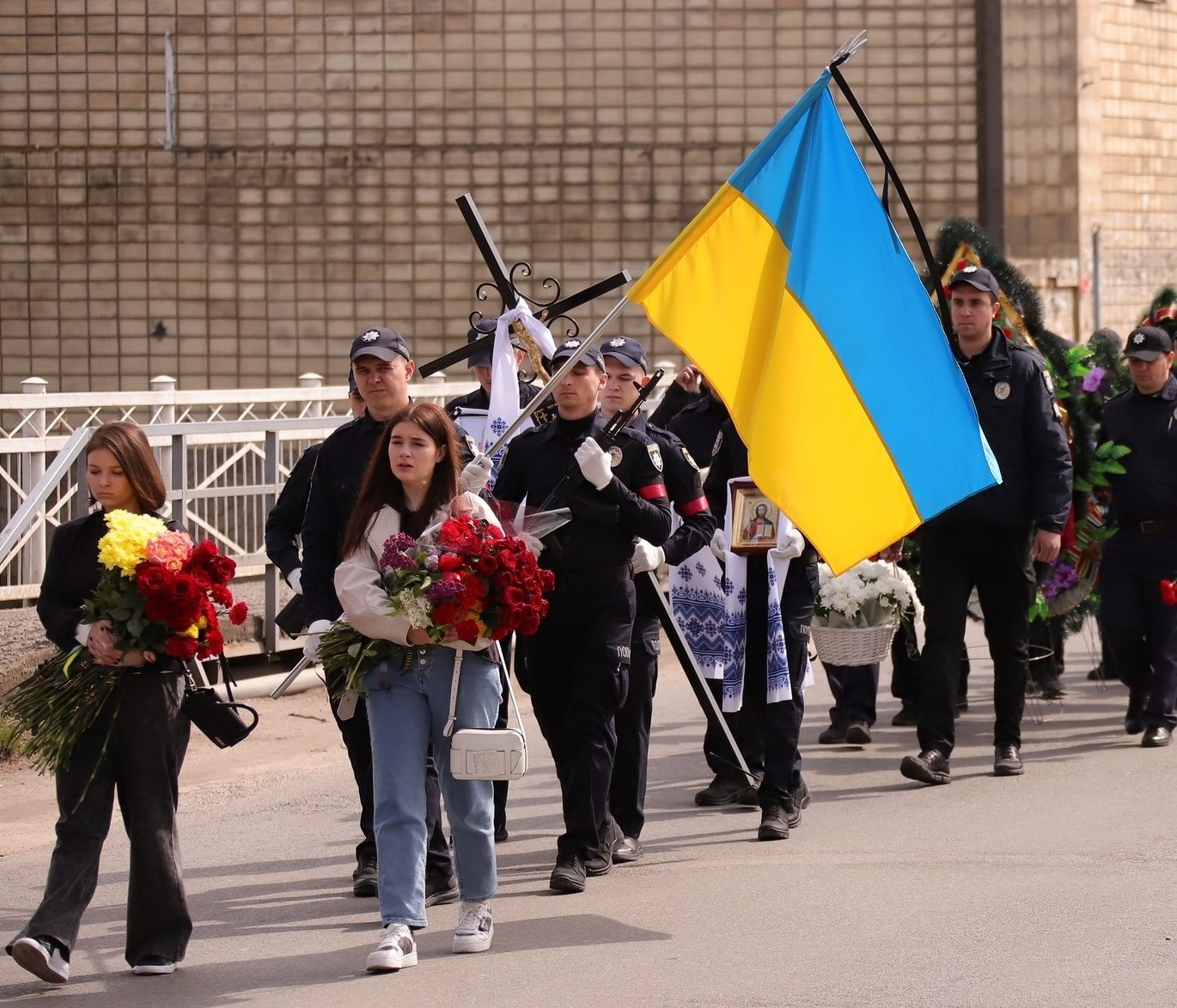 Ось що відбувалося на прощанні з українським копом