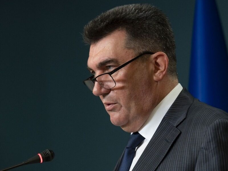 “Нас кинули у 90-х”: Данілов перед звільненням видав правду