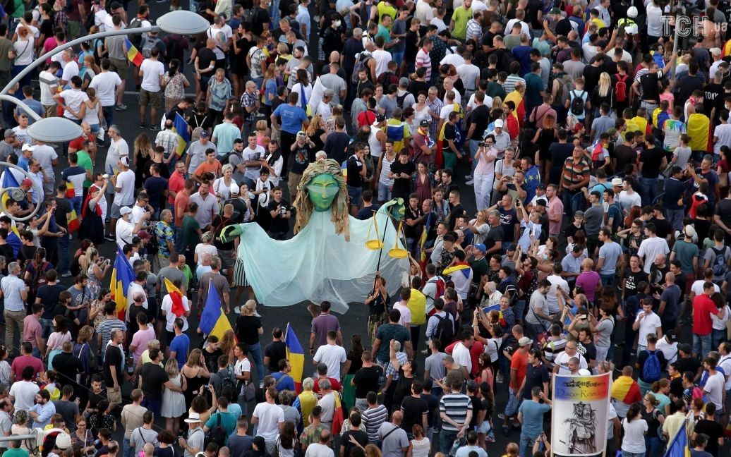 Многотысячные протесты в Будапеште набирают обороты: венгры выступили против Орбана