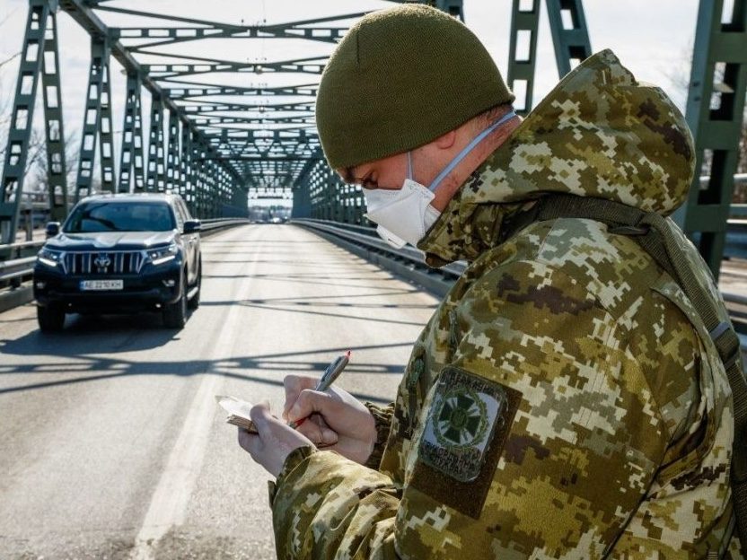 Виїзд за кордон: хто окрім військовозобов’язаних не може виїхати ➤ Prozoro.net.ua