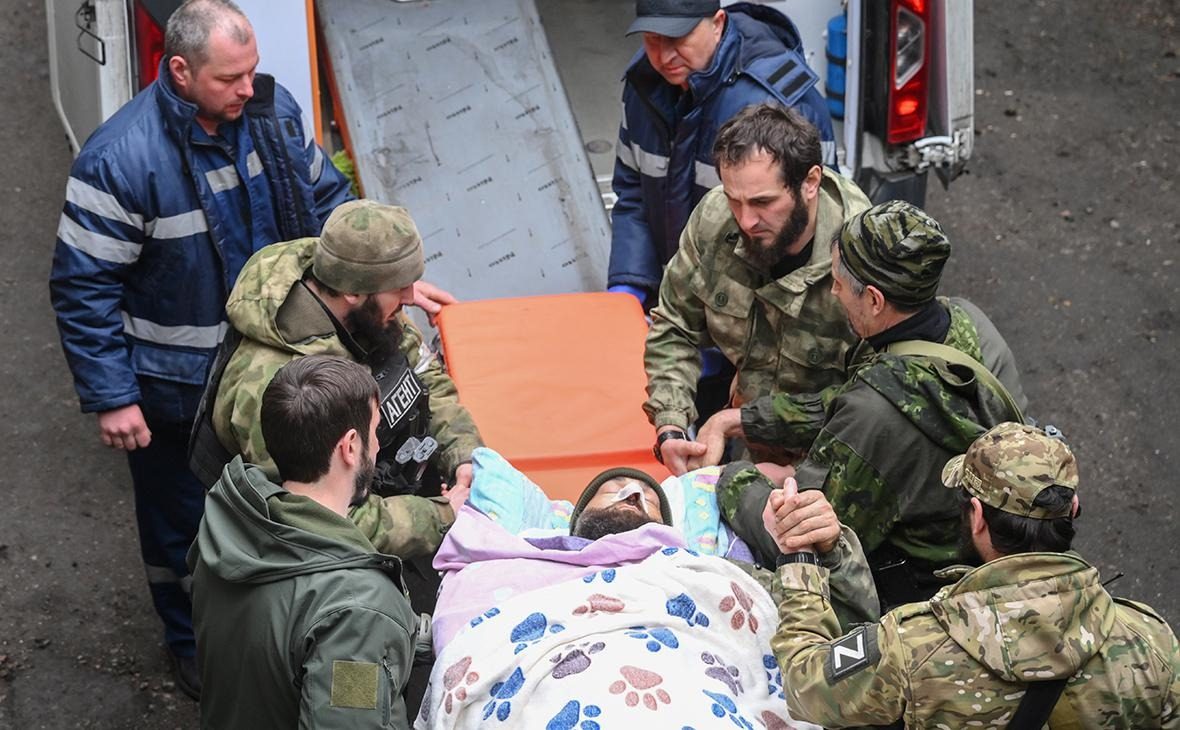 «Ужас вернулся в Крым»: в Симферополе насмерть отравили 13 военных