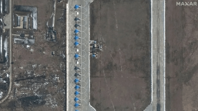 Упавший на аэродром в Морозовске БПЛА сдетонировал с задержкой: много трехсотых россиян