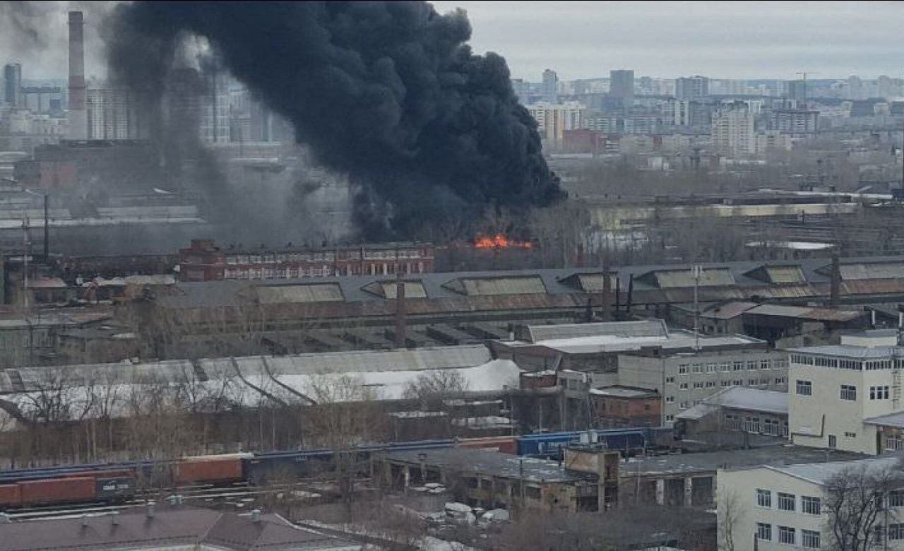 В России горит большой оборонный завод «Уралмаш» (видео)