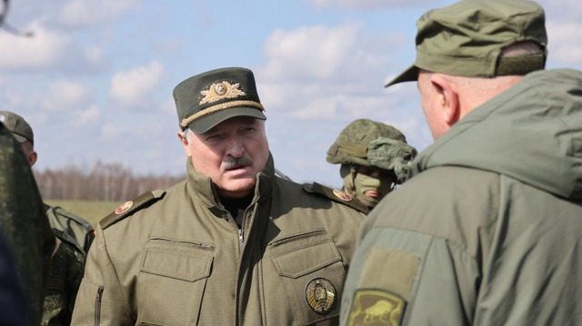 Лукашенко готовит Беларусь к войне и назвал «врагов номер один»