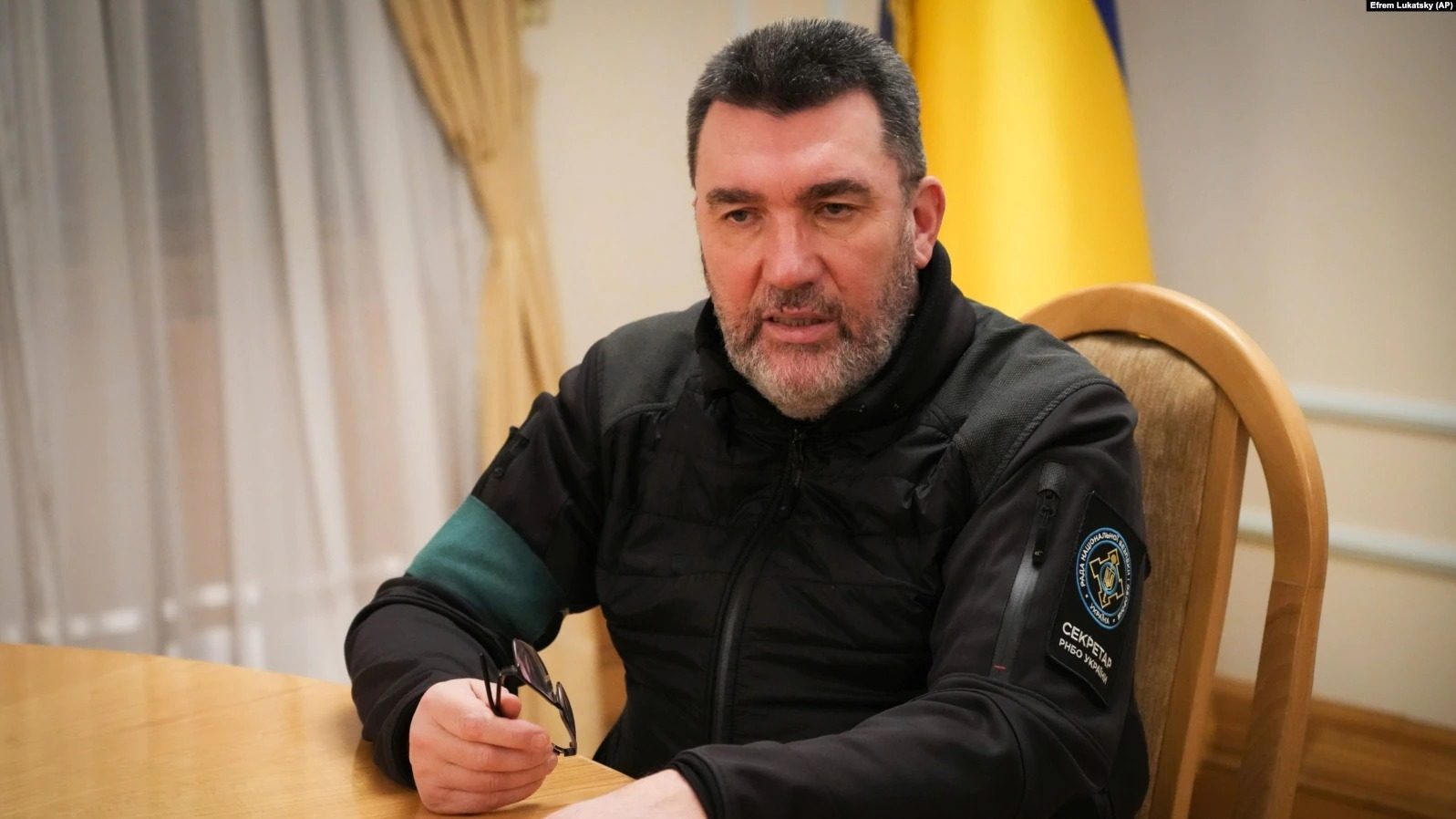“Нас кинули у 90-х”: Данілов перед звільненням видав правду