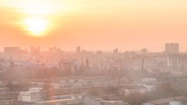 Пыль из Сахары продержится в Украине несколько дней: как уберечься
