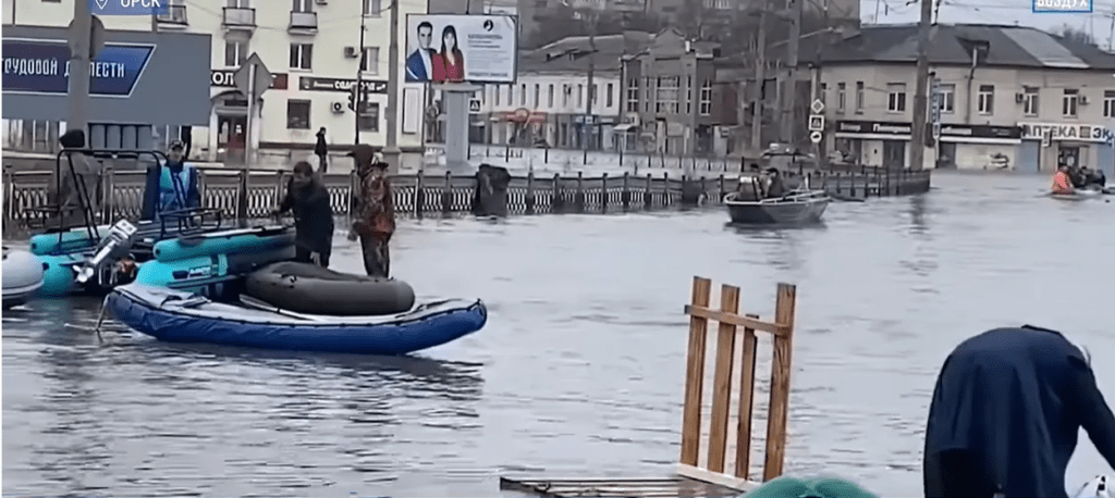 Міста під водою і повалені мости: кого Росія звинувачує у прориві дамби 3 Міста під водою і повалені мости: кого Росія звинувачує у прориві дамби