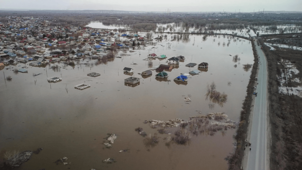 Міста під водою і повалені мости: кого Росія звинувачує у прориві дамби 4 Міста під водою і повалені мости: кого Росія звинувачує у прориві дамби