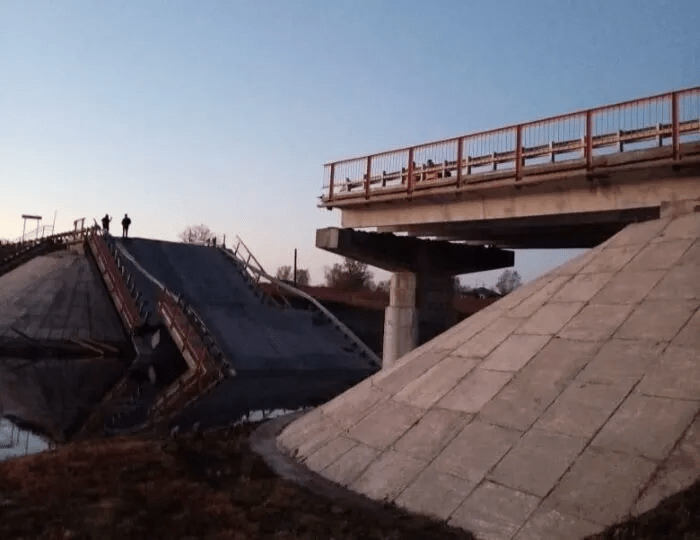 Міста під водою і повалені мости: кого Росія звинувачує у прориві дамби 15 Міста під водою і повалені мости: кого Росія звинувачує у прориві дамби
