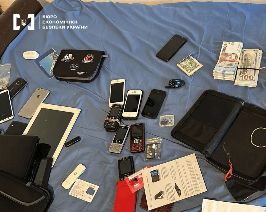 Українцям продавали фальшиві долари: які банкноти підробили шахраї
