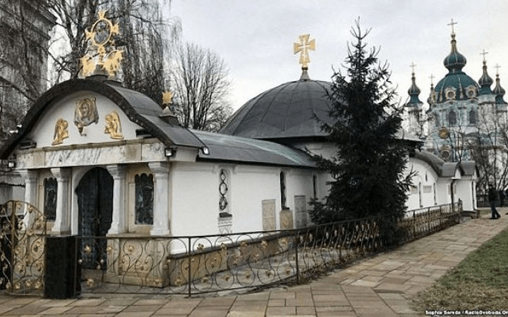 Українці зібрали гроші на демонтаж “храму-МАФу” біля Десятинної церкви в Києві менш ніж за добу