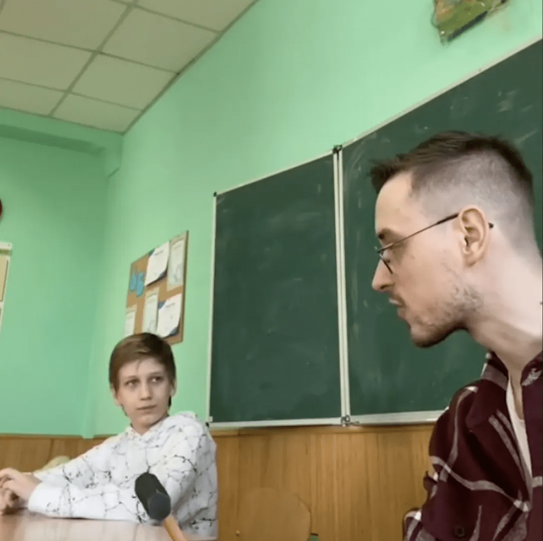 Вчитель із Києва став зіркою мережі через танці з учнями та кумедні ролики в TikTok ➤ Prozoro.net.ua