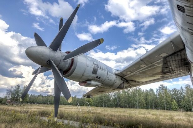 Україна вилучає у РФ завод та авіаційні двигуни до Ту-95