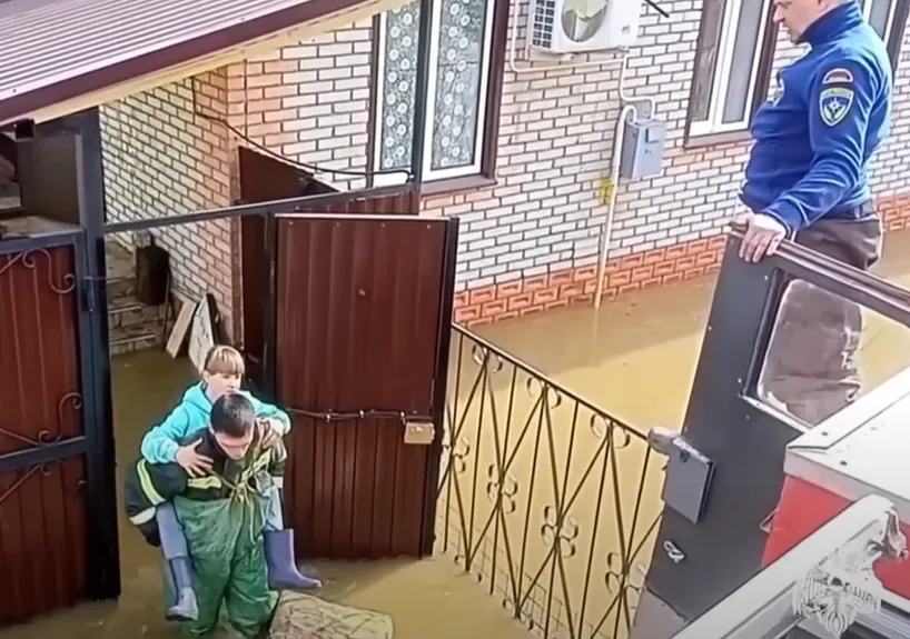 Міста під водою і повалені мости: кого Росія звинувачує у прориві дамби 5 Міста під водою і повалені мости: кого Росія звинувачує у прориві дамби